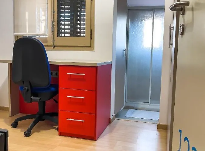 Leevin Stay Hostel * برشلونة