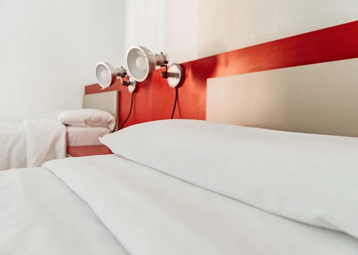 Leevin Stay Hostel بيت شباب