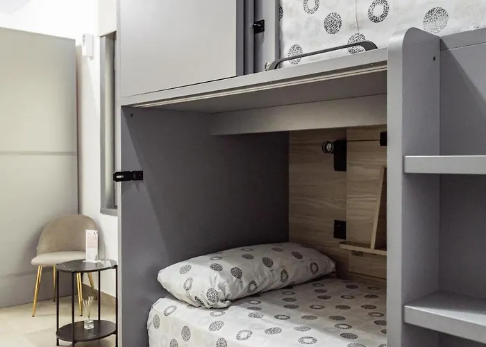 Leevin Stay Hostel بيت شباب *