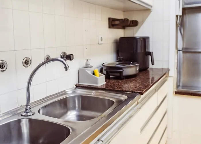 Leevin Stay Hostel بيت شباب برشلونة