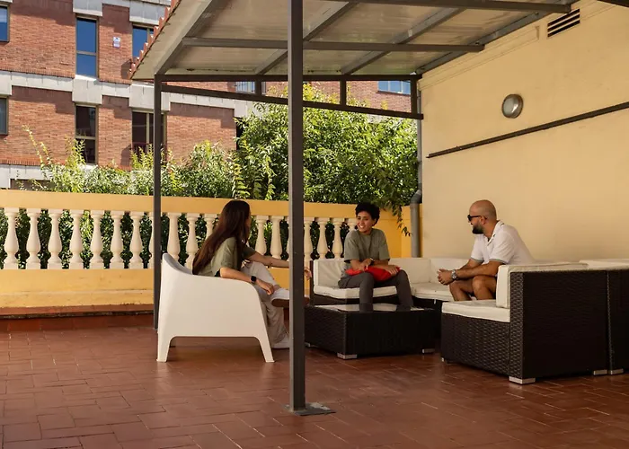 Leevin Stay Hostel بيت شباب *
