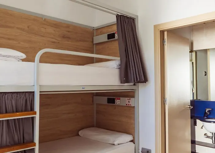 بيت شباب Leevin Stay Hostel