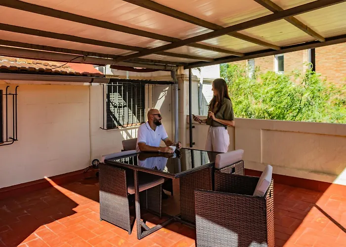 Leevin Stay Hostel بيت شباب برشلونة