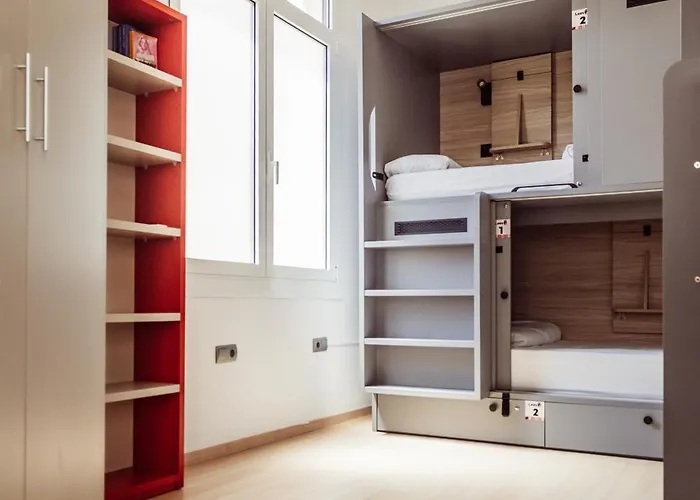 Leevin Stay Hostel بيت شباب *