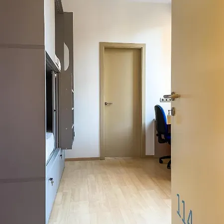 Leevin Student Barcelona