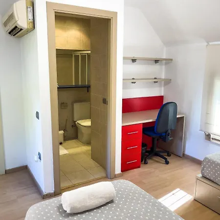 Leevin Student * Barcelona