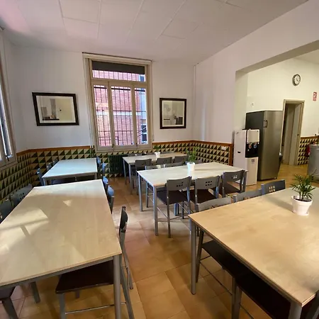 Leevin Student Apartment Barcelona
