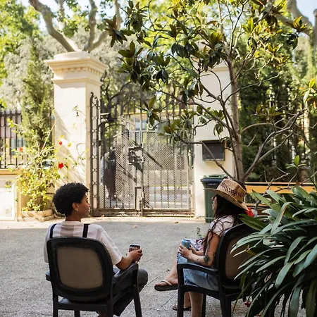 Leevin Student Daire Barselona