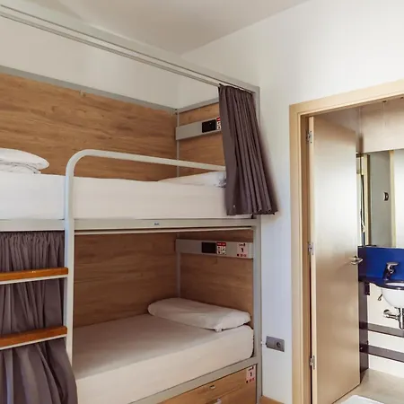 Hostel Leevin